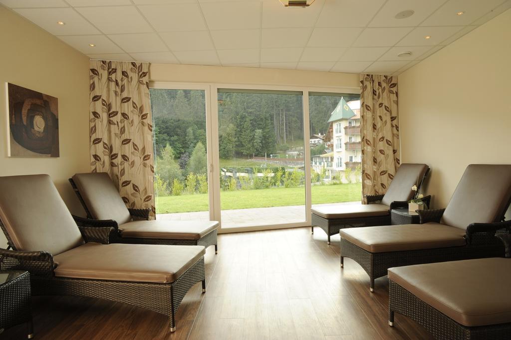 Christine Aparthotel 4*