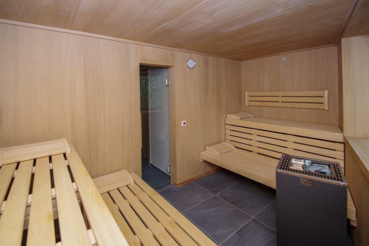 Christine Aparthotel 4*